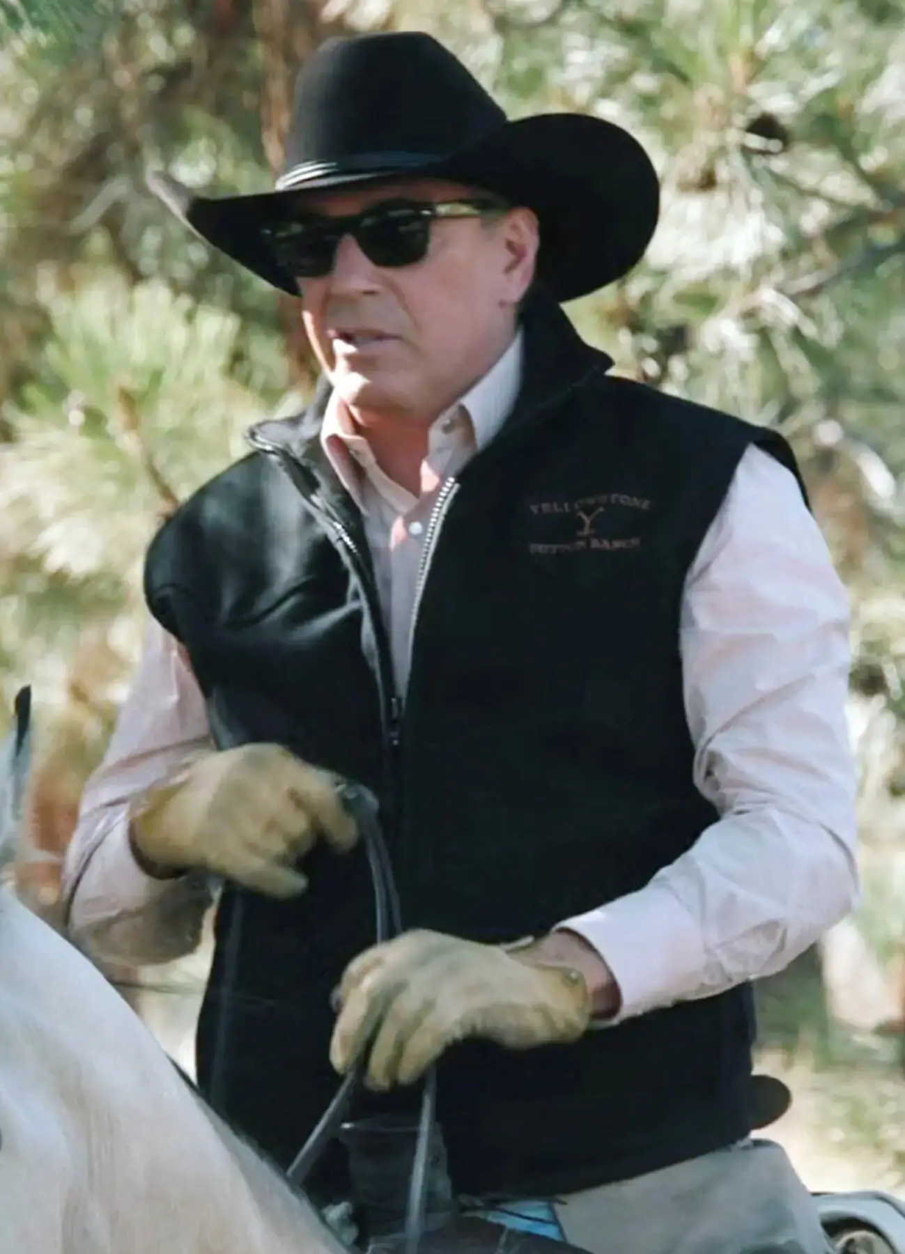John-Dutton-Black-Vest-Season-5-Yellowstone-Tv-Jackets-Front