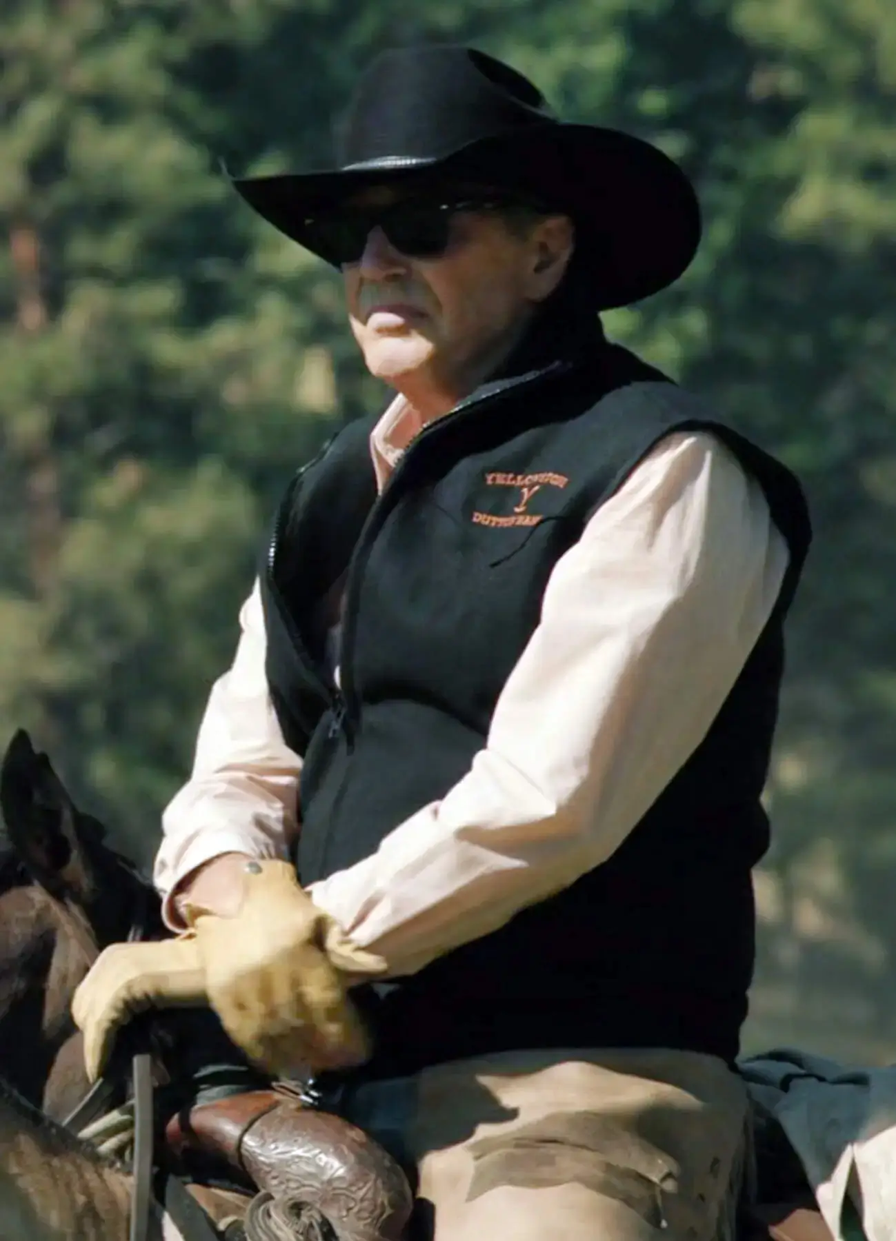 John-Dutton-Black-Vest-Season-5-Yellowstone-Tv-Jackets-Side