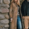 kelly-reilly-beth-dutton-leather-coat-yellowstone-tv-jacket-display
